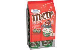 M&M的绿色红色迷你裙假日冰淇淋杯